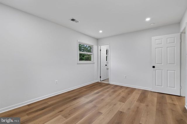 9927 PORTSMOUTH RD, Manassas, VA 20109