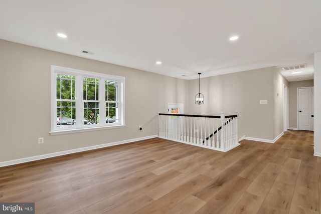 9927 PORTSMOUTH RD, Manassas, VA 20109