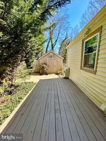 2127 PIMMIT DR, Falls Church, VA 22043