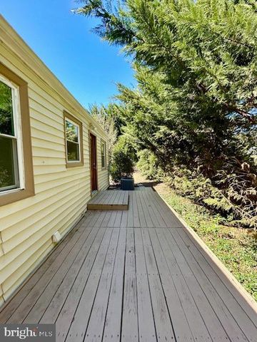 2127 PIMMIT DR, Falls Church, VA 22043