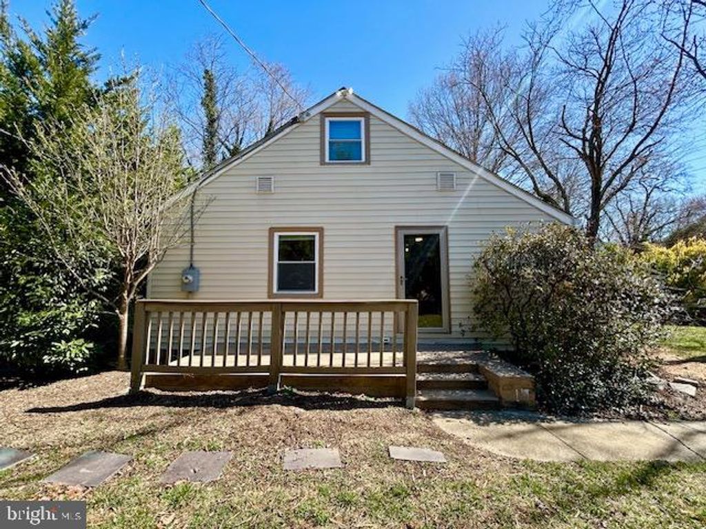 2127 PIMMIT DR, Falls Church, VA 22043
