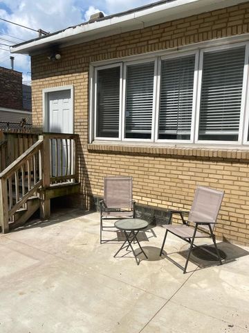 1526 N Artesian Avenue CH, Chicago, IL 60622