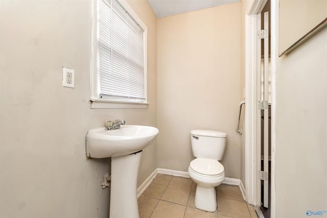 2712 Barbara Drive NW, Huntsville, AL 35816