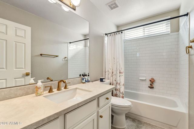 389 E ARABIAN Drive, Gilbert, AZ 85296