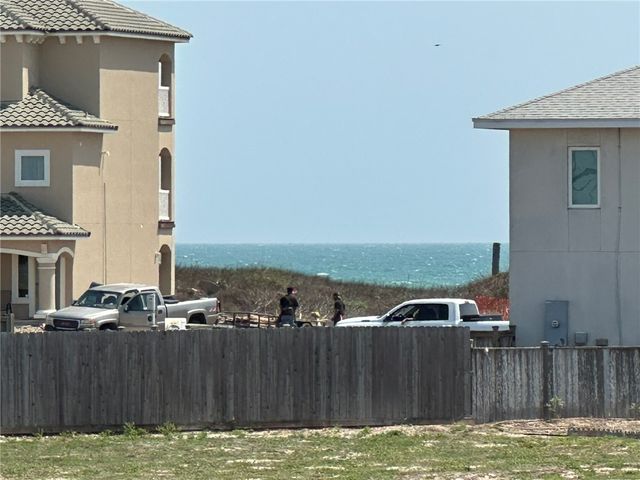 7570 La Concha Blvd, Port Aransas, TX 78373