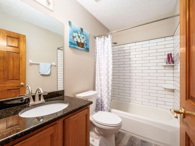 4976 Memphis Court, Hilliard, OH 43026