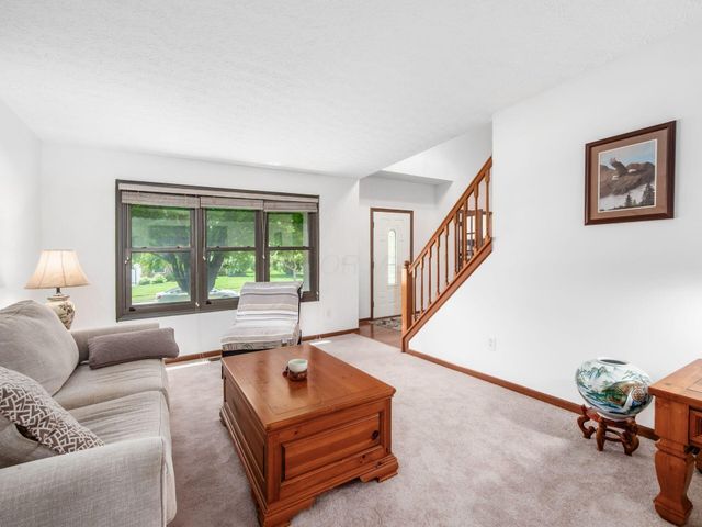 4976 Memphis Court, Hilliard, OH 43026