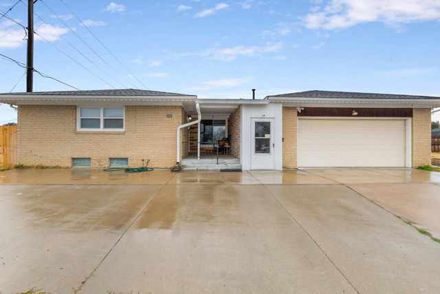 2137 S Seneca St, Wichita, KS 67213