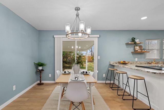 2137 S Seneca St, Wichita, KS 67213