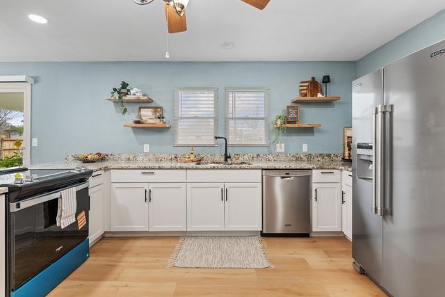 2137 S Seneca St, Wichita, KS 67213