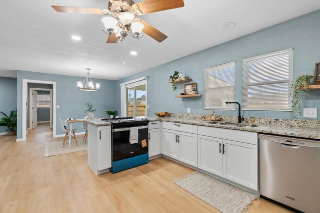 2137 S Seneca St, Wichita, KS 67213