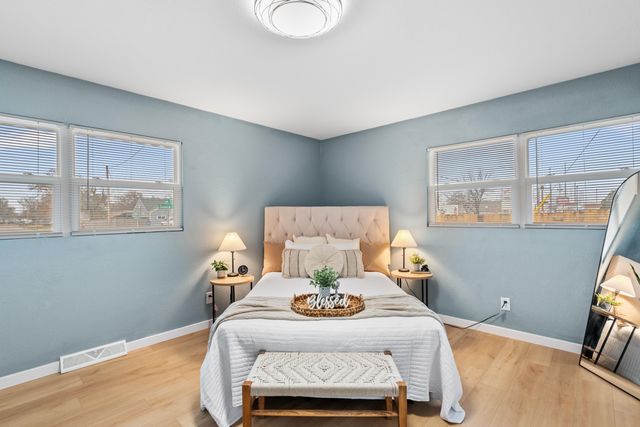 2137 S Seneca St, Wichita, KS 67213