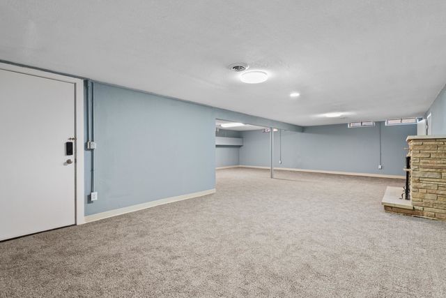 2137 S Seneca St, Wichita, KS 67213