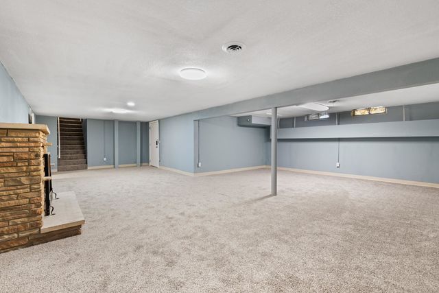 2137 S Seneca St, Wichita, KS 67213