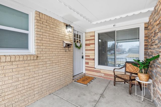 2137 S Seneca St, Wichita, KS 67213