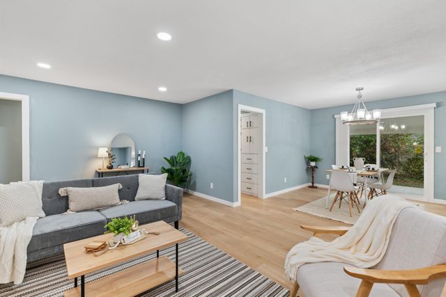 2137 S Seneca St, Wichita, KS 67213