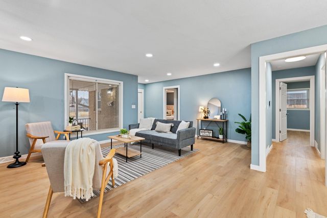 2137 S Seneca St, Wichita, KS 67213