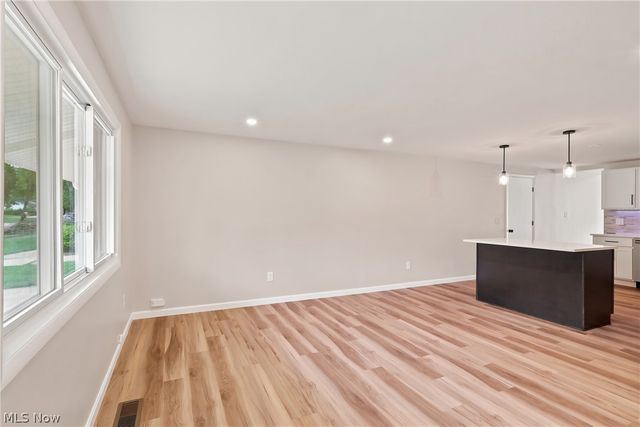 1053 Wellfleet Drive, Grafton, OH 44044