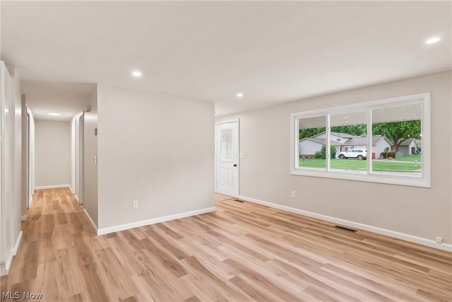 1053 Wellfleet Drive, Grafton, OH 44044