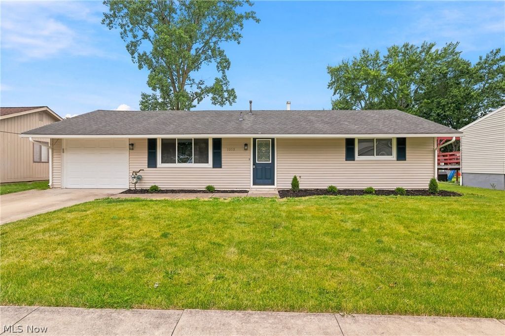 1053 Wellfleet Drive, Grafton, OH 44044