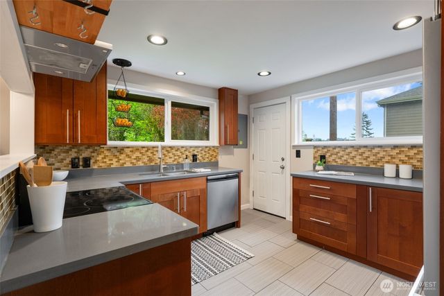 1515 NE 190th Street, Shoreline, WA 98155