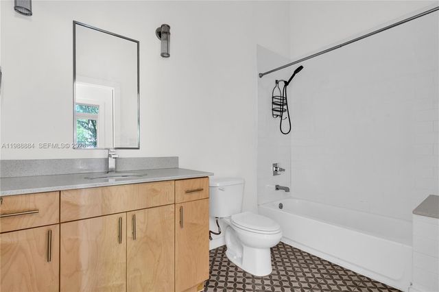 765 NW 1st St 201, Miami, FL 33128