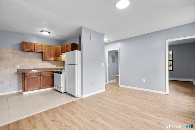 26-28 Lawrence Street 26-5, Hartford, CT 06106