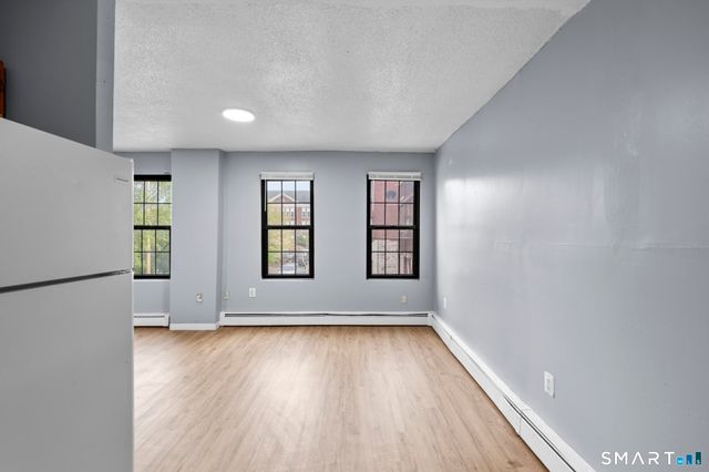 26-28 Lawrence Street 26-5, Hartford, CT 06106