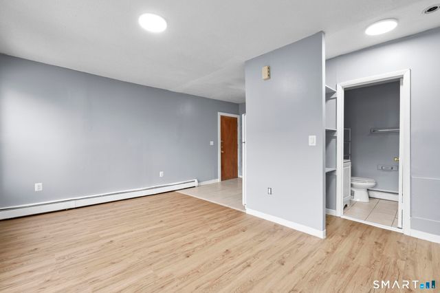 26-28 Lawrence Street 26-5, Hartford, CT 06106