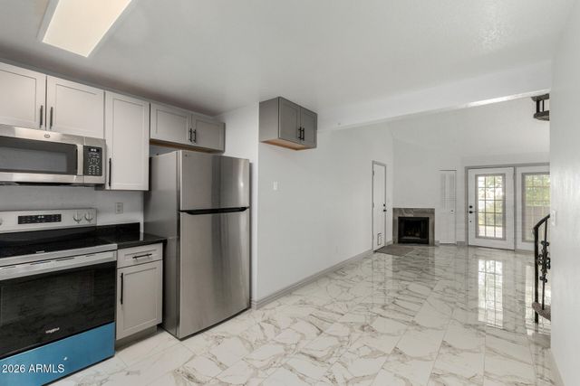 30 E BROWN Road 2035, Mesa, AZ 85201