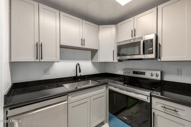 30 E BROWN Road 2035, Mesa, AZ 85201