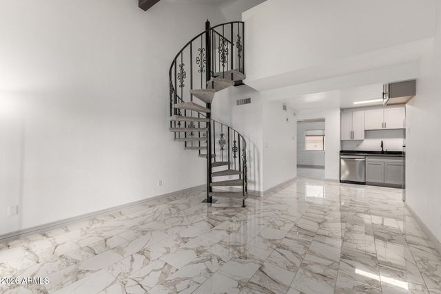 30 E BROWN Road 2035, Mesa, AZ 85201