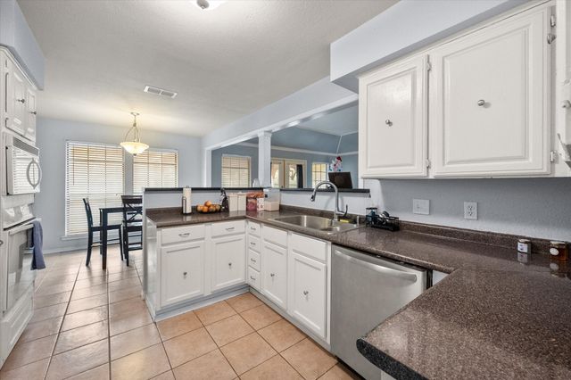 2333 Jenson Circle, Fort Worth, TX 76112