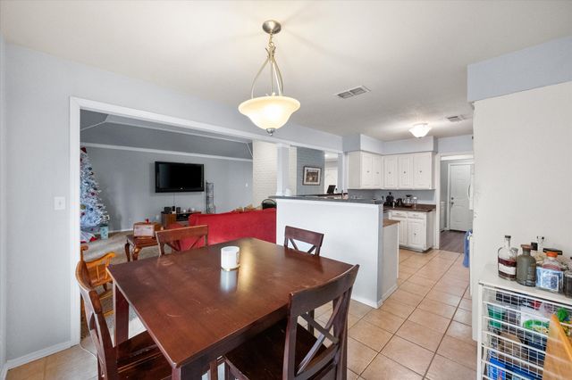 2333 Jenson Circle, Fort Worth, TX 76112