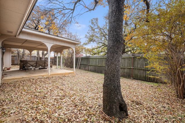 2333 Jenson Circle, Fort Worth, TX 76112