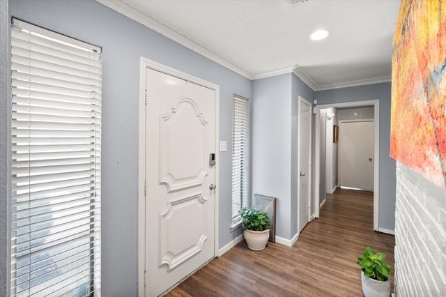 2333 Jenson Circle, Fort Worth, TX 76112