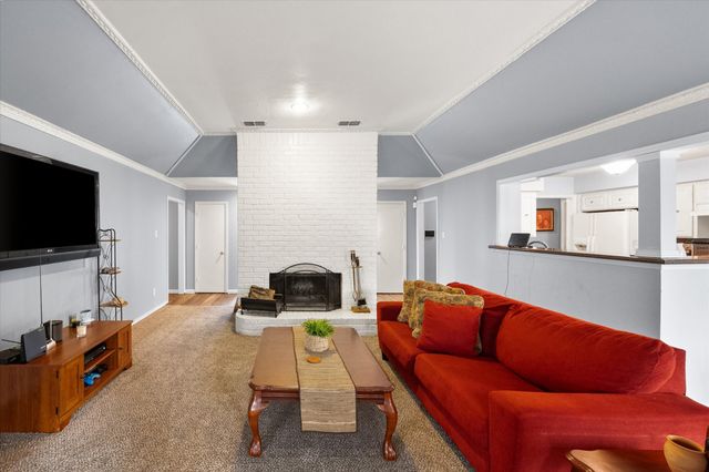 2333 Jenson Circle, Fort Worth, TX 76112