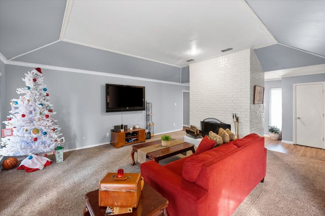 2333 Jenson Circle, Fort Worth, TX 76112