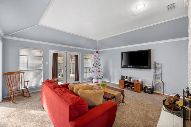 2333 Jenson Circle, Fort Worth, TX 76112