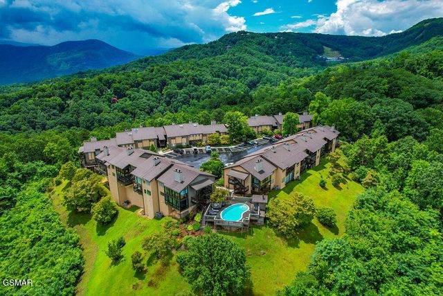1050 Ski View Drive, Gatlinburg, TN 37738