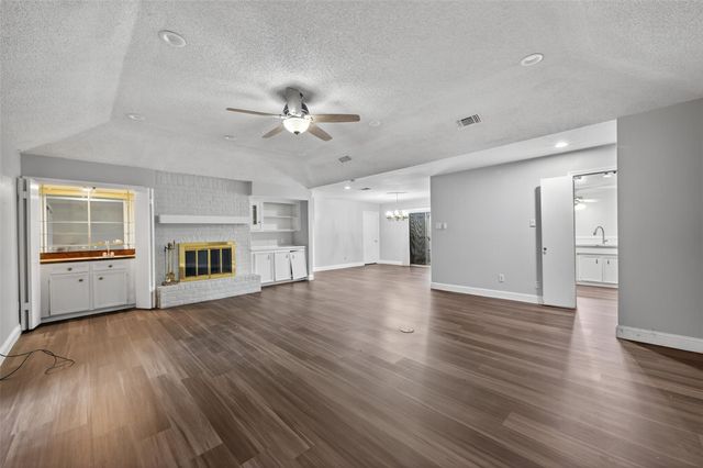 7735 Teal Run Drive, Houston, TX 77071