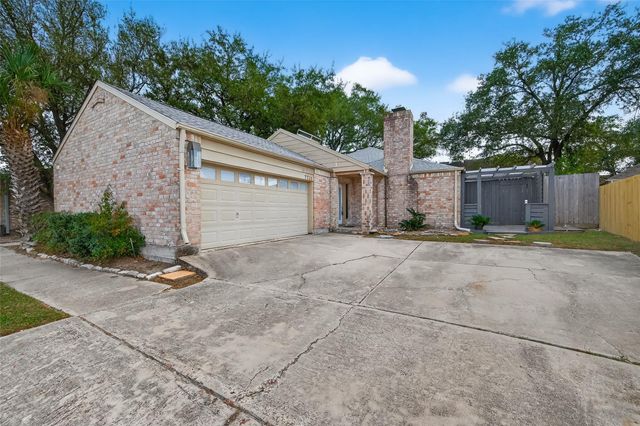 7735 Teal Run Drive, Houston, TX 77071
