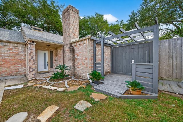 7735 Teal Run Drive, Houston, TX 77071