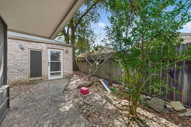7735 Teal Run Drive, Houston, TX 77071