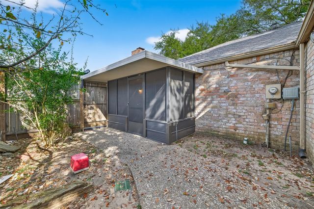 7735 Teal Run Drive, Houston, TX 77071