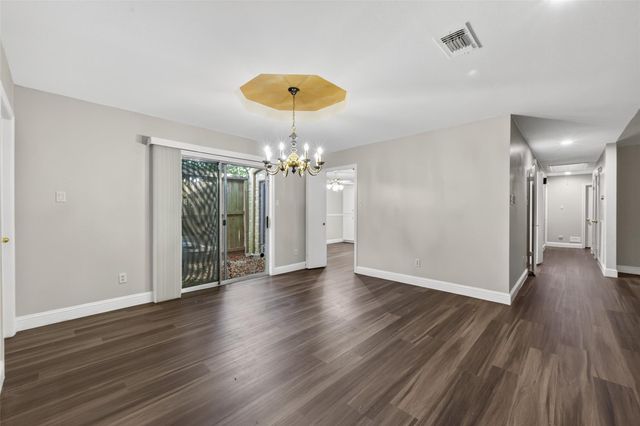 7735 Teal Run Drive, Houston, TX 77071