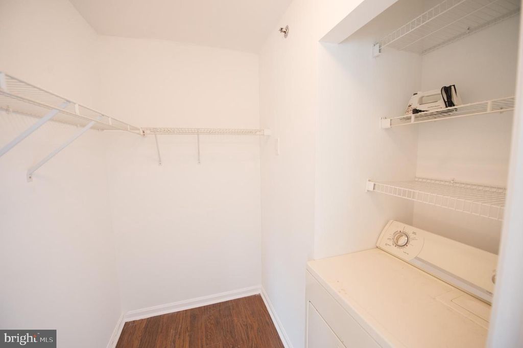 Image 19 of property listing at 1260 SUGARWOOD CIR #302, Baltimore, MD 21221