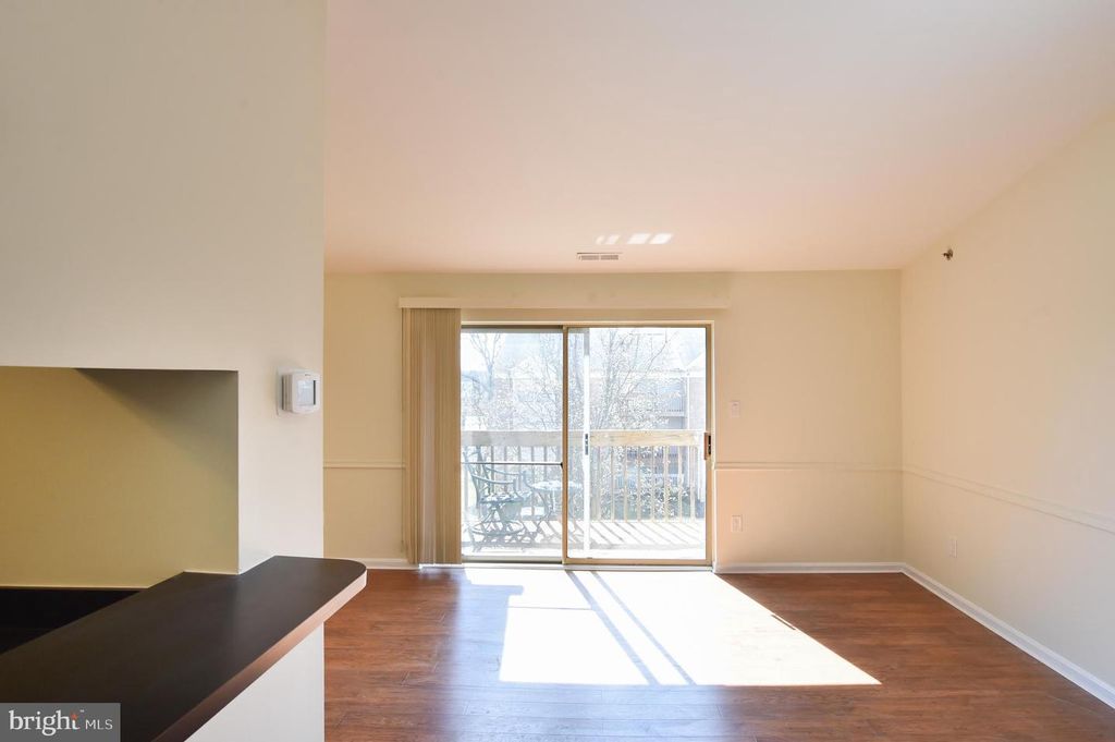 Image 20 of property listing at 1260 SUGARWOOD CIR #302, Baltimore, MD 21221