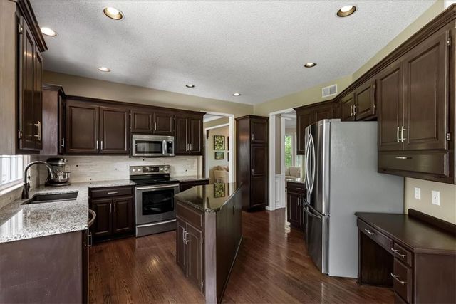 9009 W 148TH Terrace, Overland Park, KS 66221