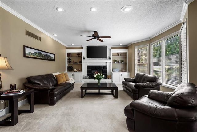 9009 W 148TH Terrace, Overland Park, KS 66221